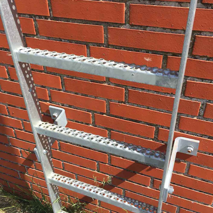 Verticial Access Ladder Kit – European Spec BS EN 131