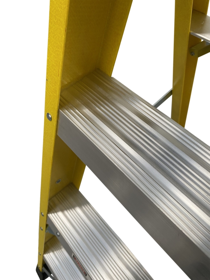 Murdoch GRP Swingback Step Ladder